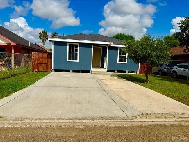 Building Photo - 9 El Campo Dr