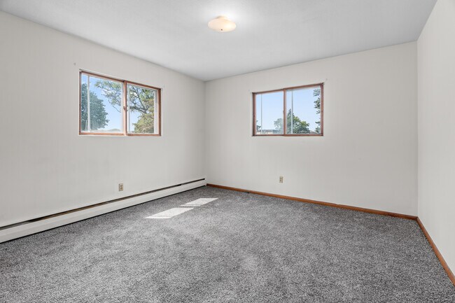 Photo - English Manor Unit G2