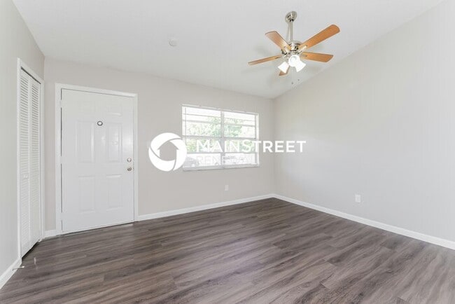 Photo - 3 Bedroom Pet-Friendly Home in Ocoee, FL with Main Street Renewal