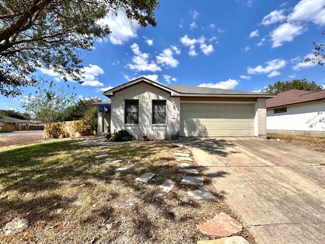 3 Bed | 2 Bath – Cozy One-Level Home with ... - 3 Bed | 2 Bath – Cozy One-Level Home with ...