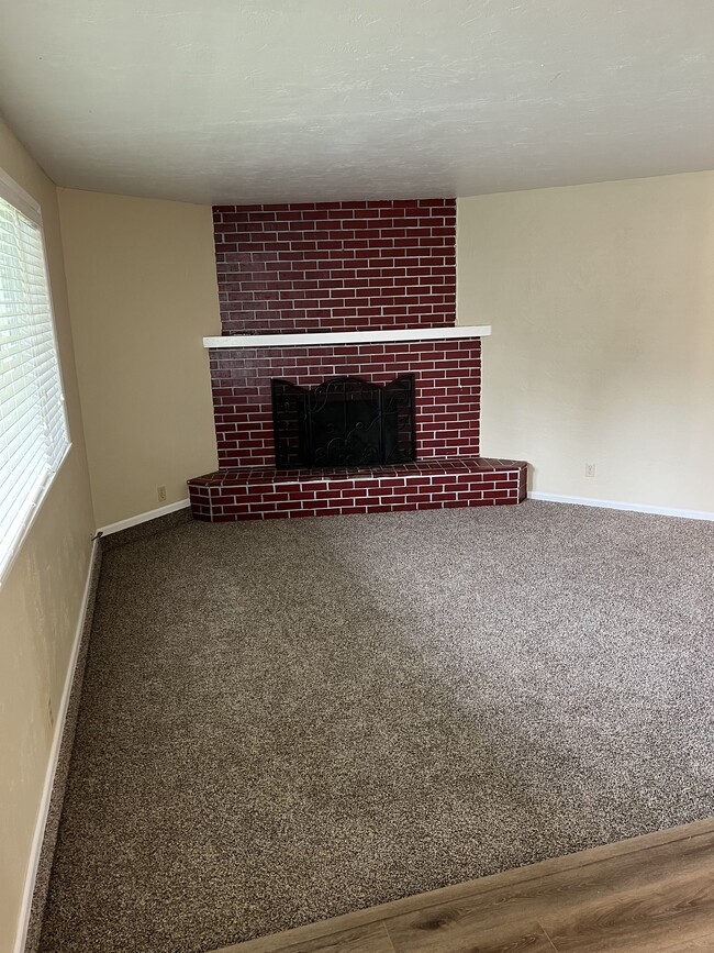 Building Photo - 780 66th St Rental