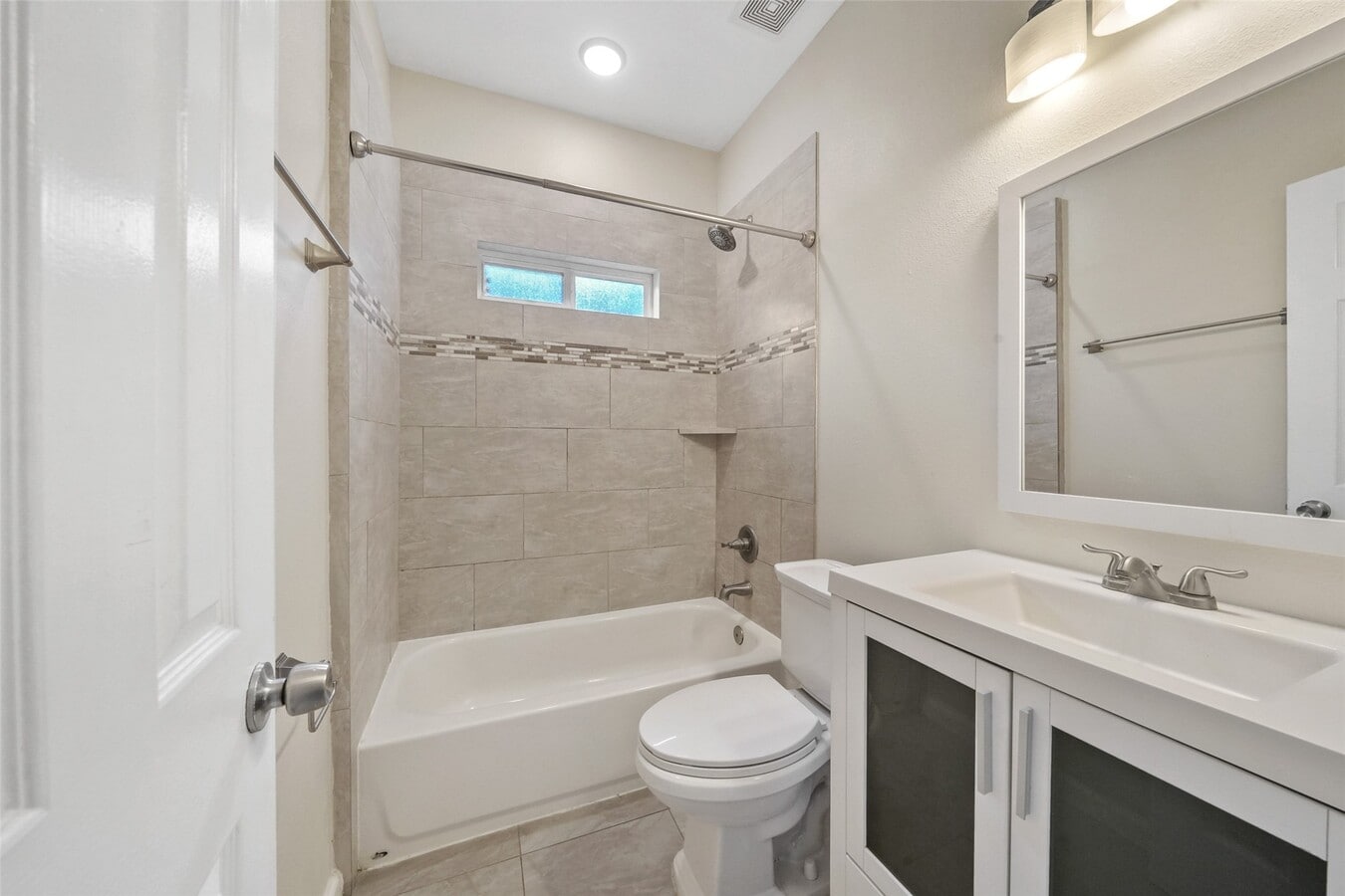 Photo - 16918 Glenheath St