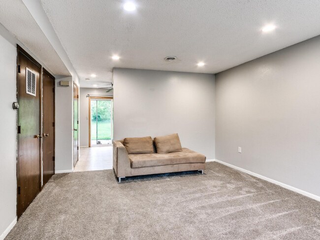 Photo - 203 Wellons Dr