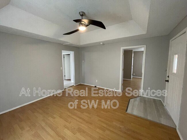 Photo - 618 W Harrison St