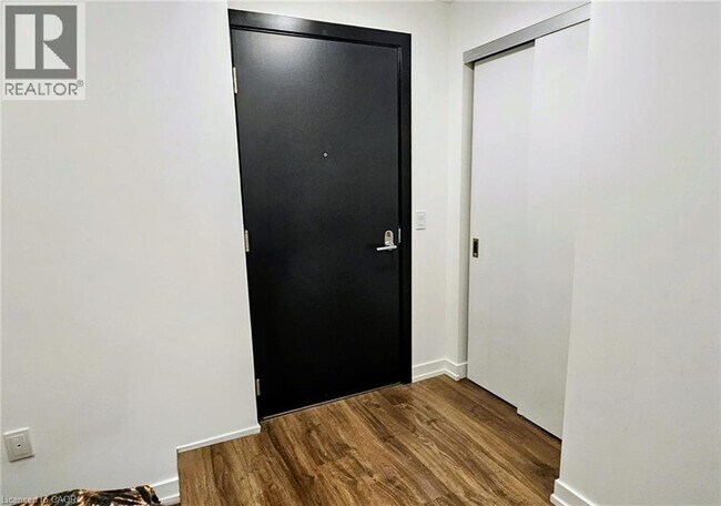 Photo - 15 Wellington St S Unité 1510