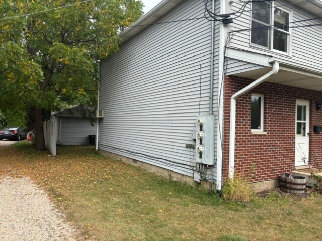 Photo - 322 W Railroad St