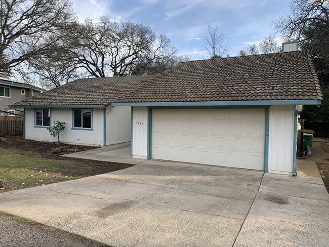 Building Photo - Recently remodeled home a short walk from Cameron Park Lake for rent!