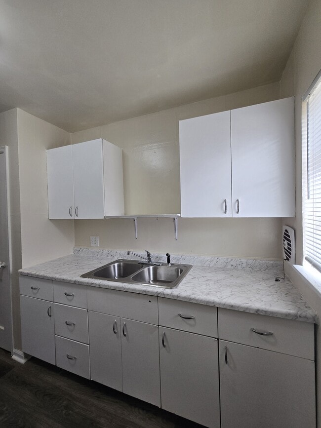 Photo - 722 S Hunter