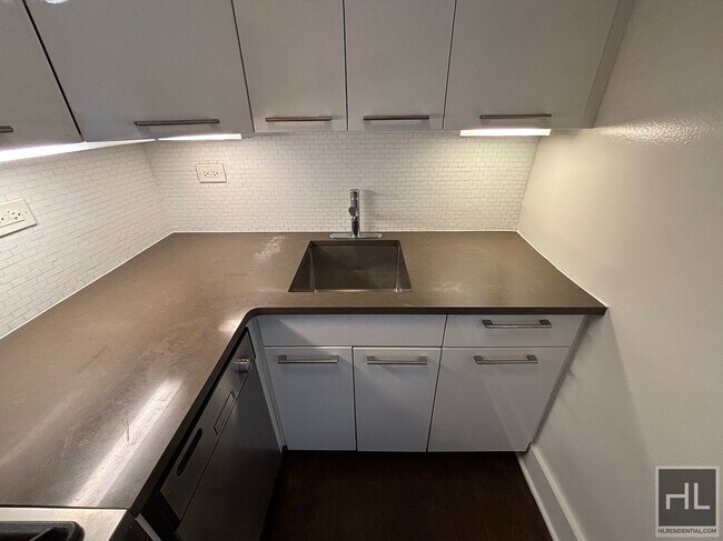 Building Photo - EAST 63 STREET Unit 10K Rental