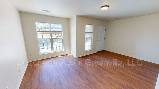 Photo - 801 E Georgia Rd