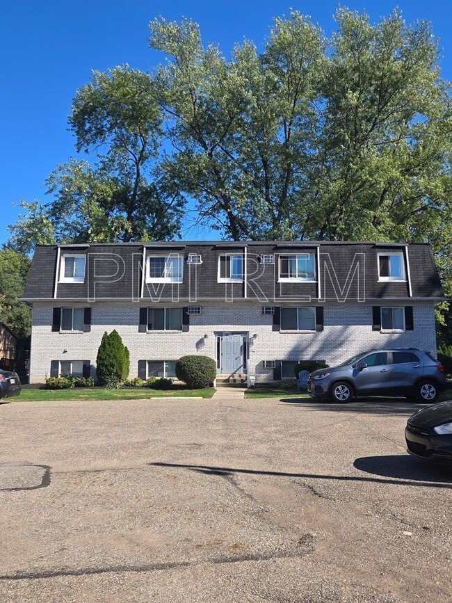 Building Photo - 1814 Whipple Ave NW Unit 7