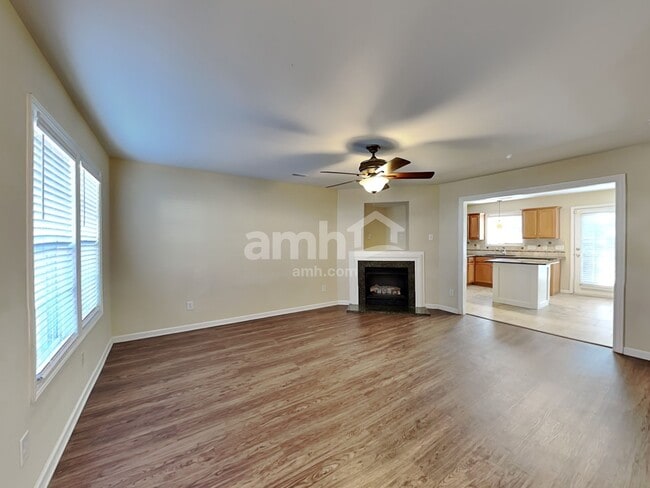 5516 Waverly Lynn Ln