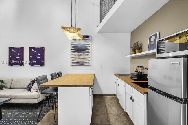 Photo - 3225 SW 58th Ave Unidad Back