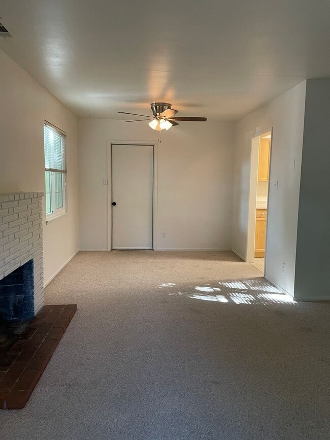 Photo - Cute Kutras Tract Home - Close to Aqua Golf