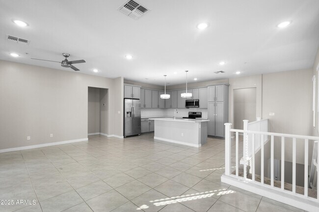 Photo - 155 N Lakeview Blvd