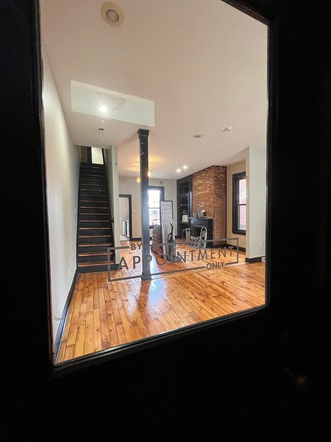 Photo - Large Home in ShadySide, Newly Rennovated!