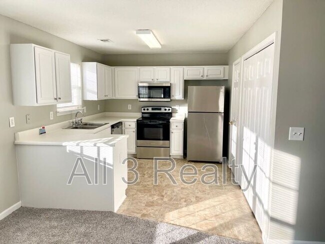 Photo - 333 Goldenrod Dr