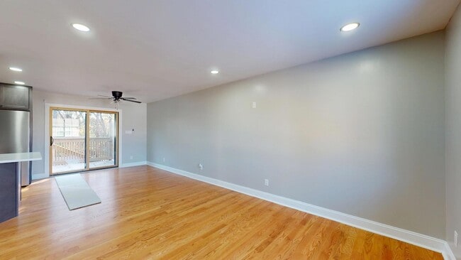 Photo - 1033 E 51st Pl