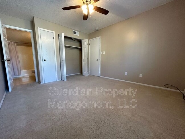 Photo - 912 N Walnut St