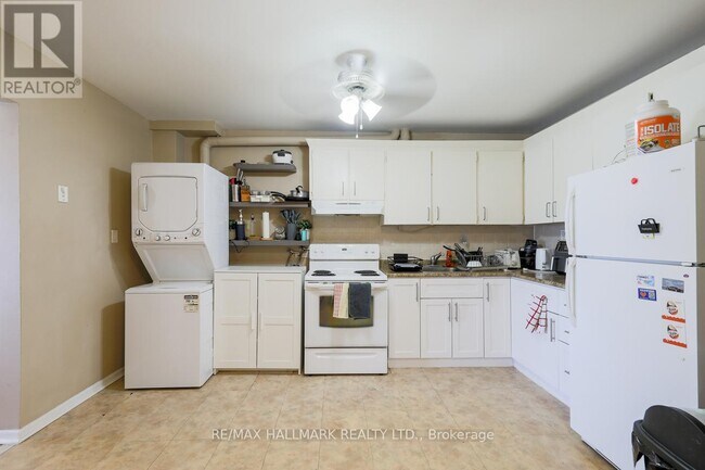 Photo - 2844 Danforth Ave