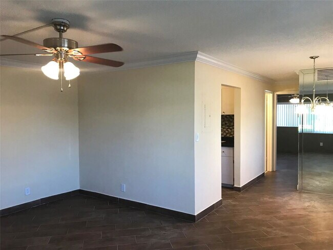 Photo - 2300 SE 2nd St Unidad 1A