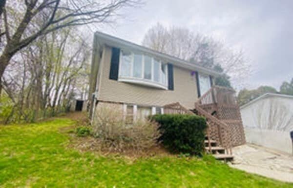 Building Photo - 35 Tiverton Pkwy Rental