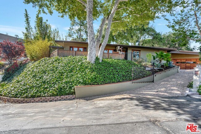 Building Photo - 15511 Woodcrest Dr Rental