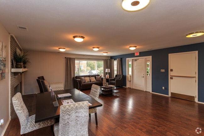 Leasing Office - Knoll Ridge Townhomes