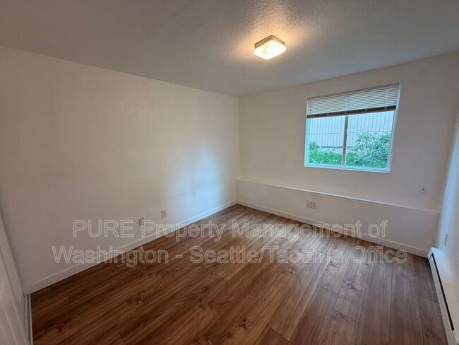 Photo - 1706 E 56th St Unit 2