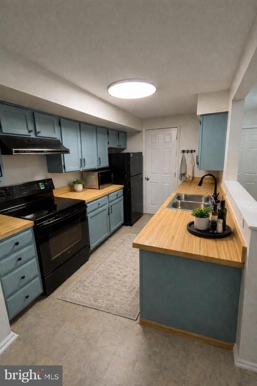 Photo - 20661 Shadyside Way