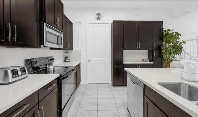 450 Captiva Dr