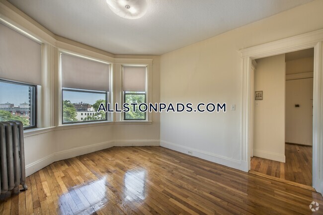 Building Photo - 1144 Commonwealth Ave Rental