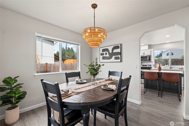 Photo - Amazing 4 br 2.5 bedroom 2000 sqft home!