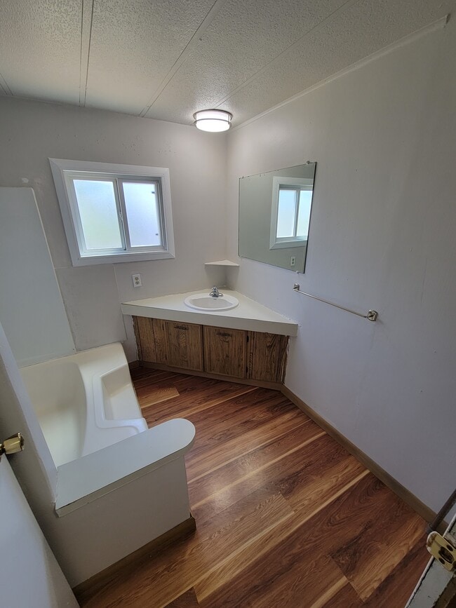 Photo - 636 5th St