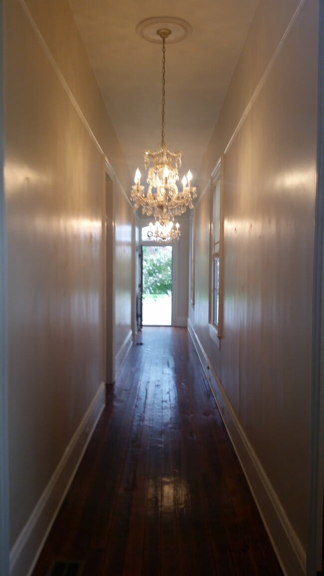 Photo - 220 Amelia St