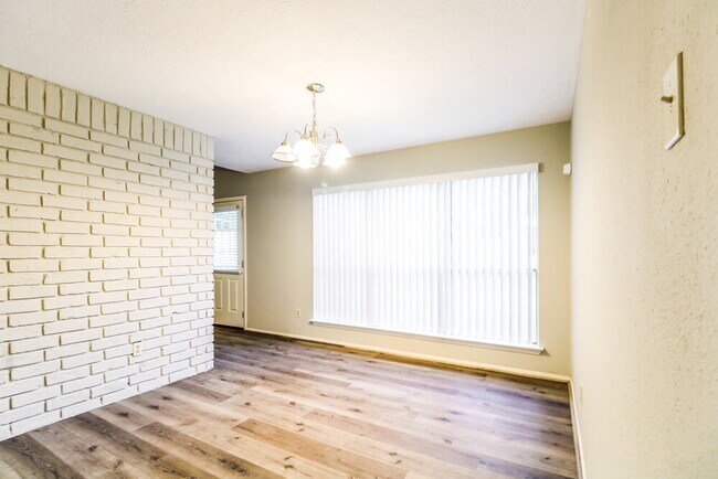 Photo - 2222 Victoria Ct