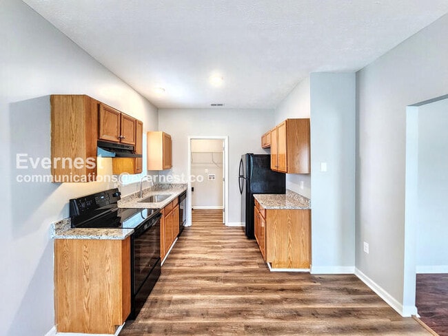 Photo - 476 Dove Way