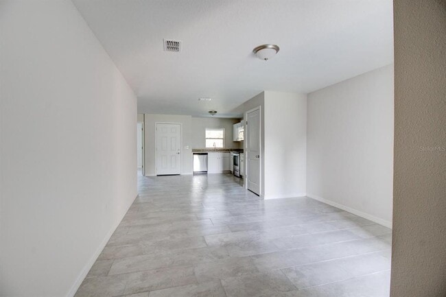 Photo - 855 E Vine St