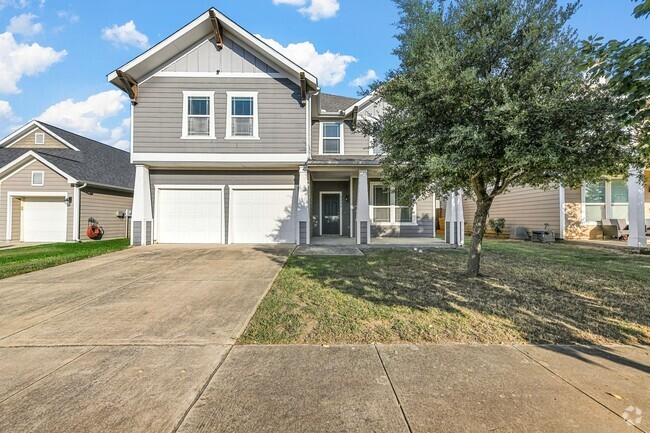 Building Photo - Cape Cod Style 3 Bed 2.5 Bath Home!