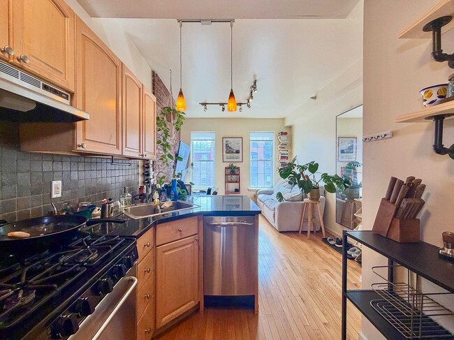 86 Monroe St Unit 3R