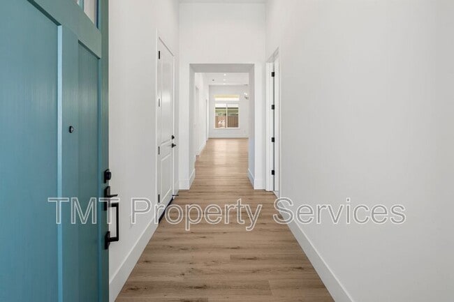 Photo - 9046 Ventura St