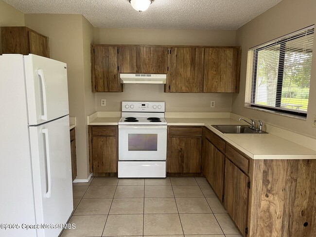 Photo - 1436 Valerius St SE House