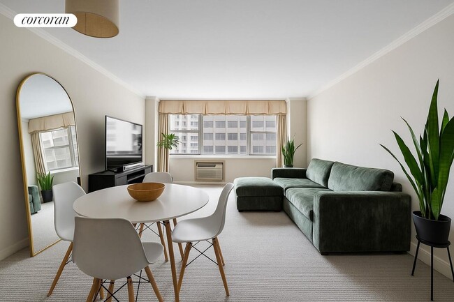 Photo - 209 E 56th St