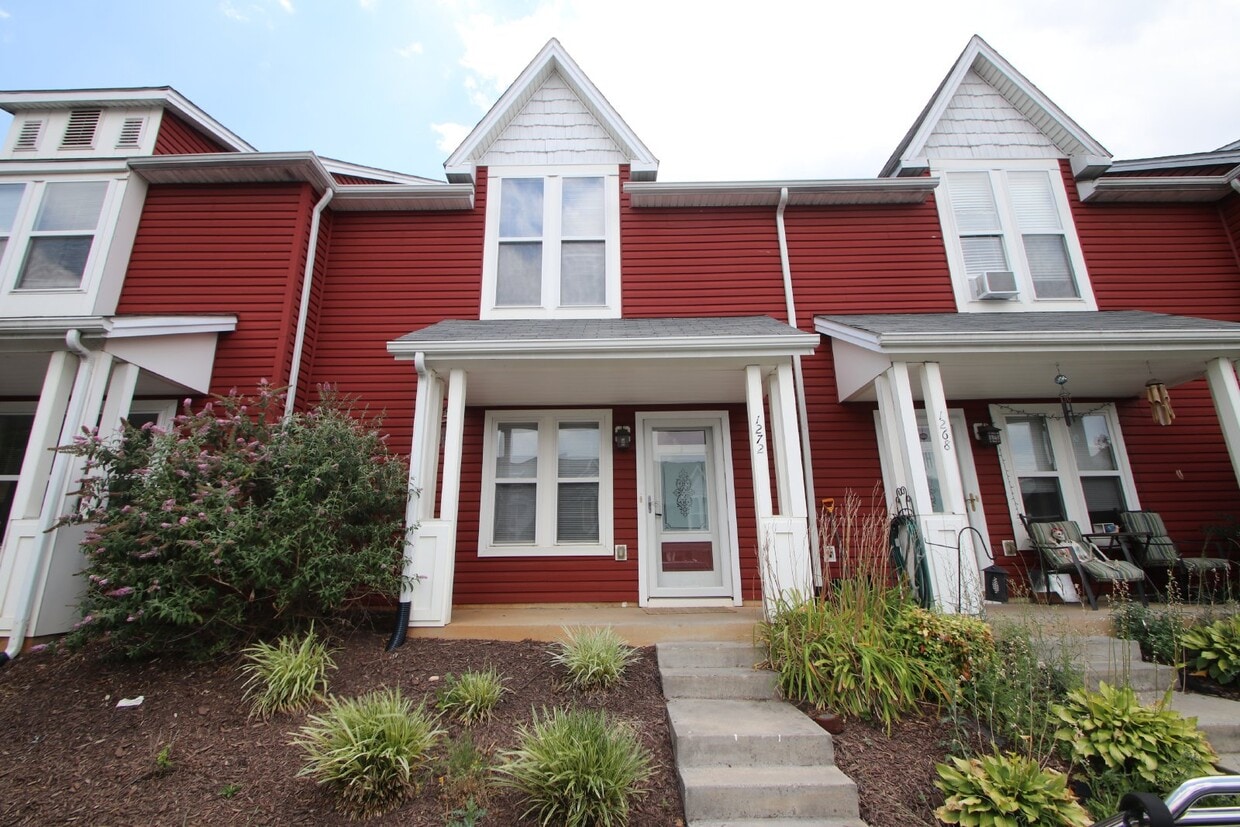 Photo - 1272 Frost Place