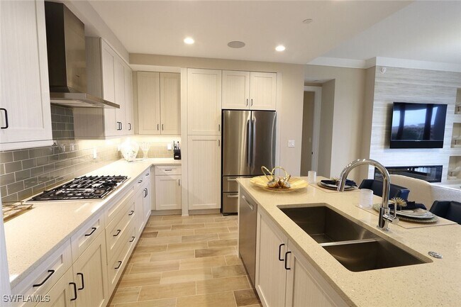 Building Photo - 1135 3rd Ave S Unit 517