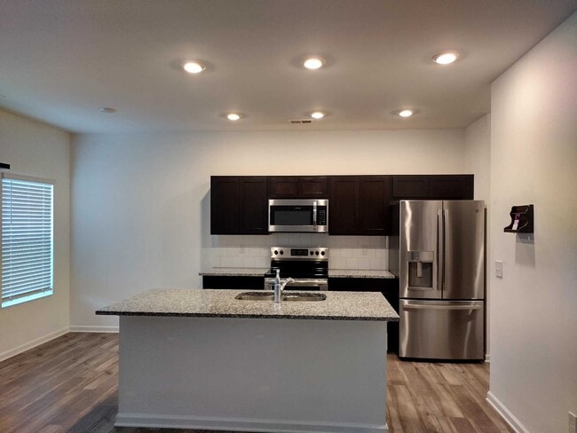 Photo - 1111 Lossie Ln