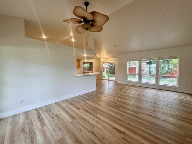 Photo - 1349 Tennessee Dr