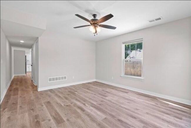 Photo - 156 SW 8th St