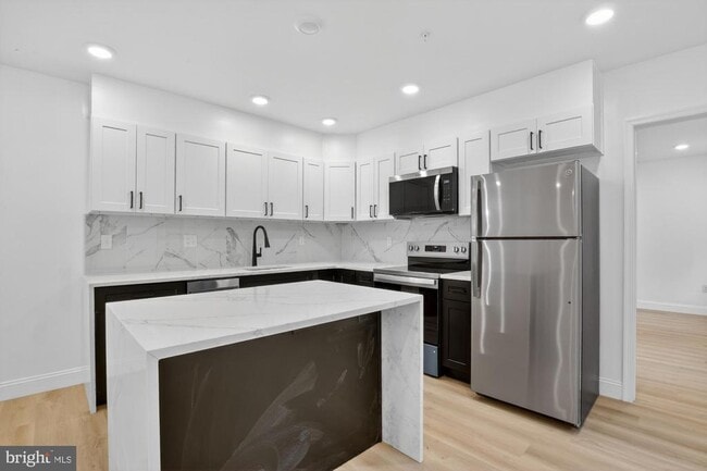 Photo - 712 N American St Unidad 1