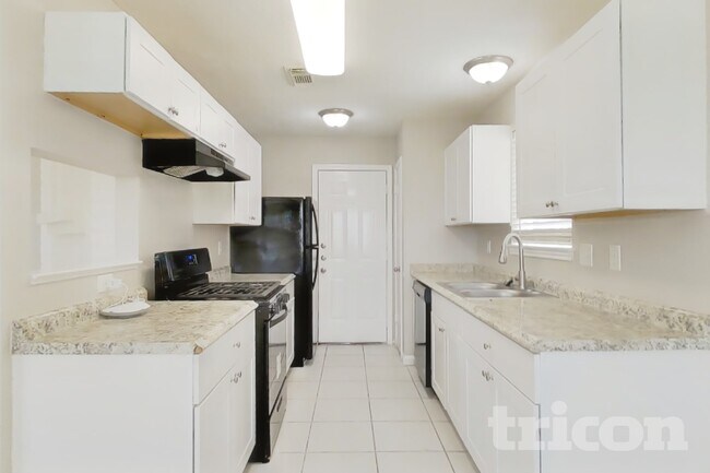 3446 Edgecreek Dr